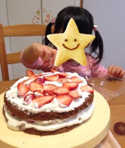 今年もやっぱりクリスマスケーキは2つ 5歳の娘と楽しむケーキ作り Dear Smile